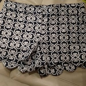 EUC Crown & Ivy sz8 Shelby Shorts